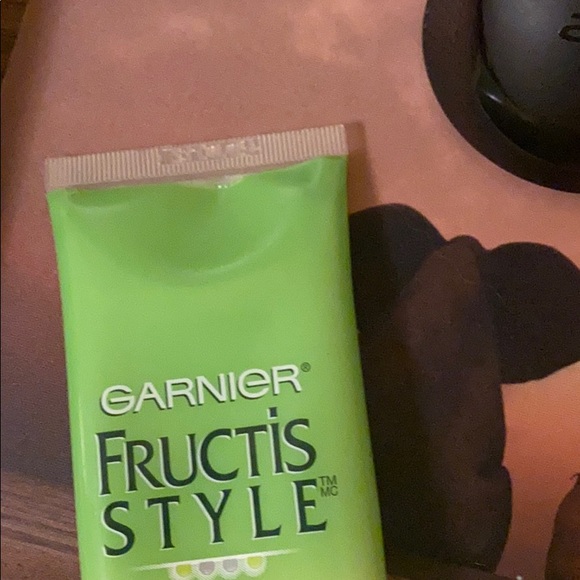 Garnier Fructis - Picture 1 of 3